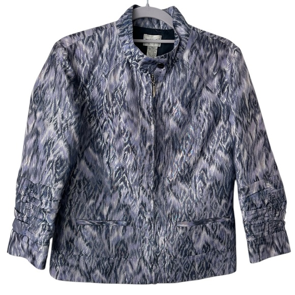 Chico’s gorgeous zip blazer with gathers at sleeves. Size: Small - Picture 2 of 8